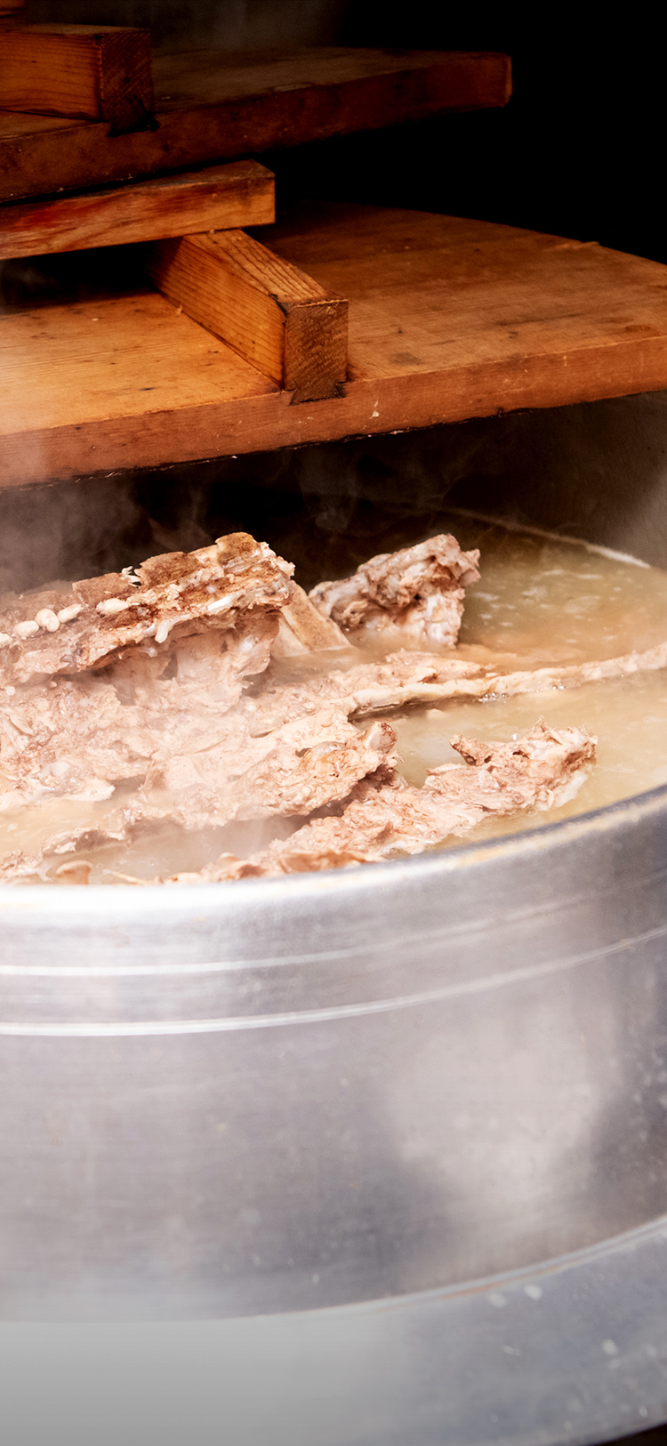 赤のれん 釜炊きとんこつ とれたての味 をご賞味ください